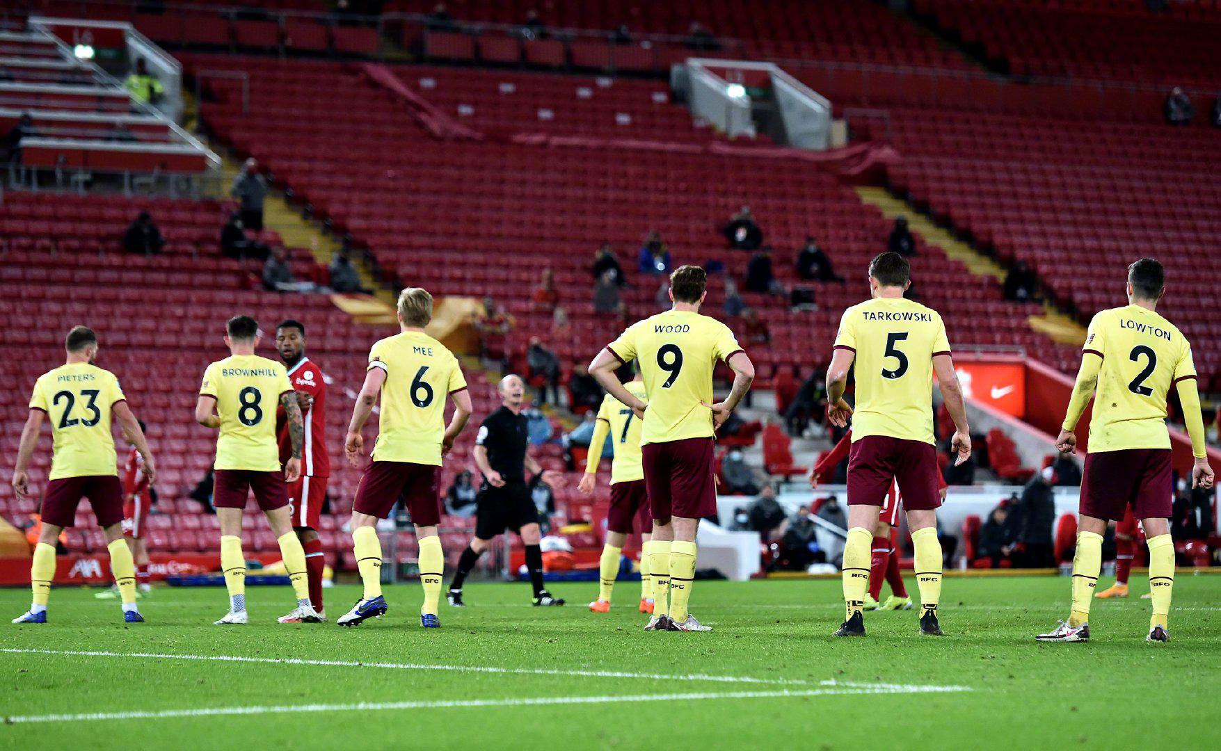 卻異常冷靜 卻異常冷靜