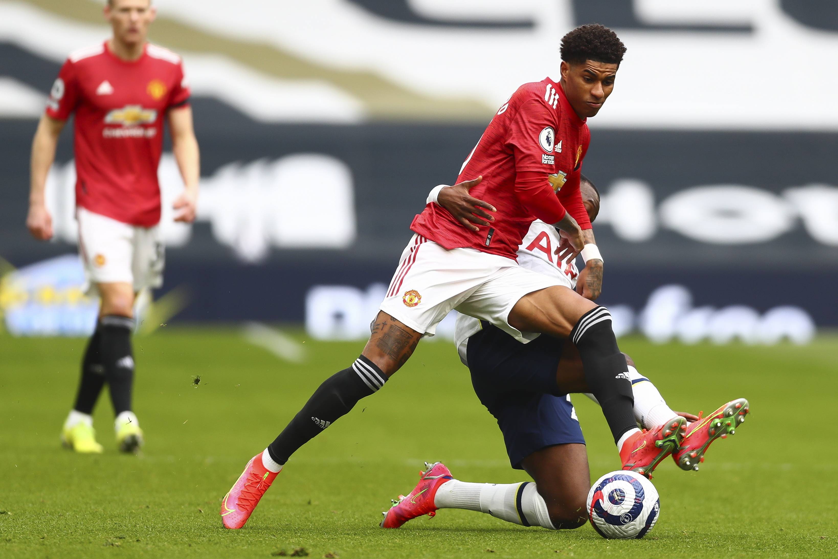 从摩纳哥崭 从摩纳哥崭